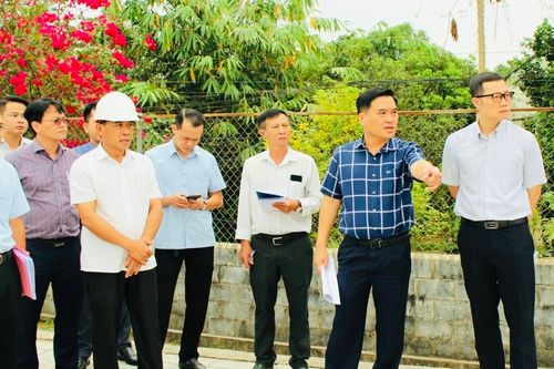 Yêu cầu đẩy nhanh tiến độ dự án đường và kè ven sông Đồng Nai