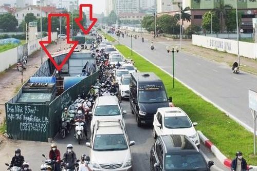 Cận cảnh các công trường vẫn 'nghỉ Tết'