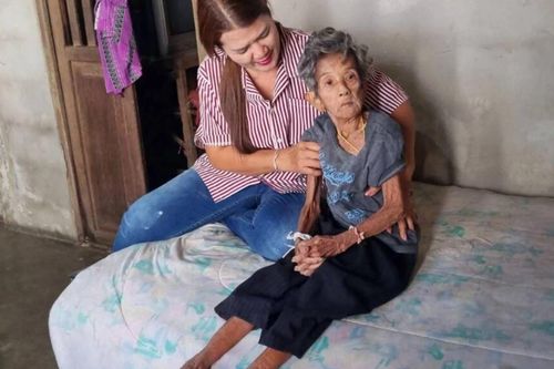 Cụ bà 85 tuổi bất ngờ ngồi dậy sau 40 phút 'qua đời'