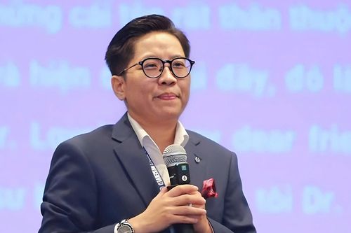 Nữ tiến sĩ giữ chức viện trưởng bị cho thôi việc