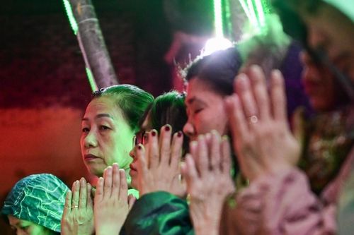 Một lần cúng sao giải hạn, tôi nhận ra bài học đắt giá cho bản thân