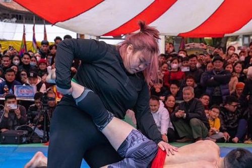 Tiết lộ về cô gái Thanh Hóa hạ gục nhà vô địch SEA Games tại hội làng đầu năm