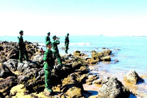 Phòng, chống xuất, nhập cảnh trái phép và vi phạm quy chế biên giới