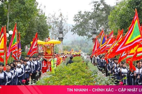 Nhân lên những giá trị nhân văn của lễ hội Hải Thượng Lãn Ông