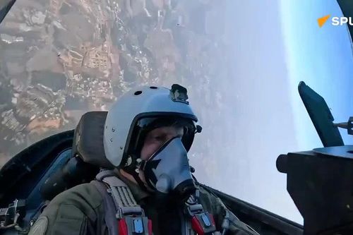 Ấn tượng với màn khiêu vũ trên không của 'siêu máy bay' Su-57 Nga tại Ấn Độ
