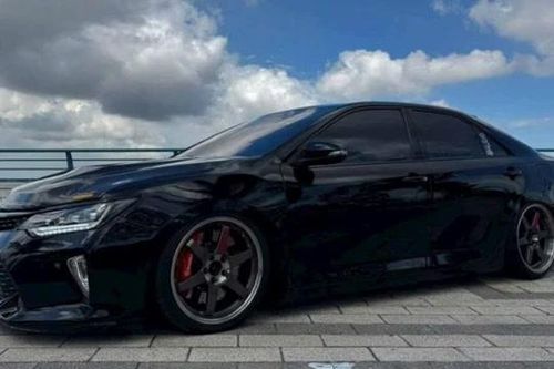 Toyota Camry 2018 kèm gói độ khủng bất ngờ rao bán chỉ ngang đàn em Vios 'đập hộp'