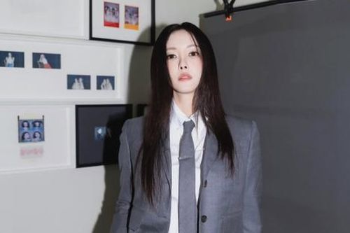 Showbiz chuẩn bị có hỷ: Nữ ca sĩ nổi tiếng lên xe hoa vào tháng 4, danh tính chồng gây xôn xao