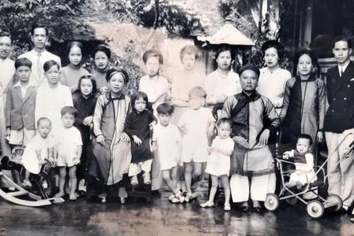 Bà Cự Chân - Tổ nghề dệt kim đất Cự Đà