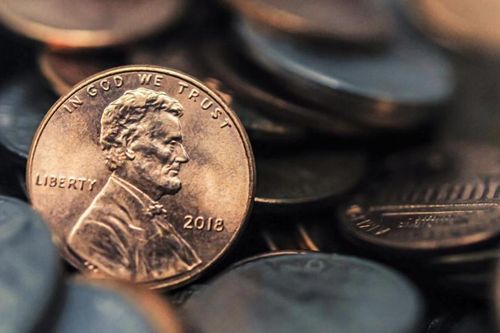 Ông Trump yêu cầu dừng sản xuất tiền xu 1 cent để tránh lãng phí