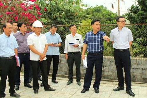 Dự án Đường và kè ven sông Đồng Nai: Mặt bằng 'thông', thi công vẫn 'tắc'