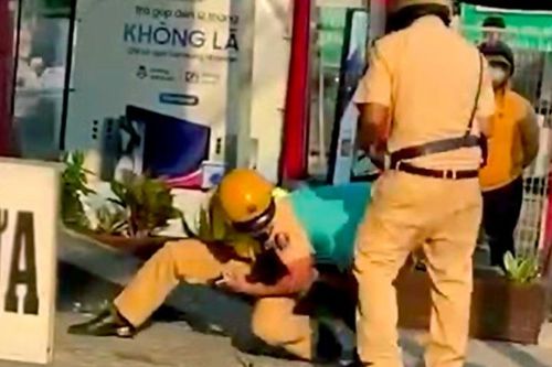 Công an TP Hồ Chí Minh thông tin về vụ Cảnh sát giao thông khống chế tài xế taxi ở Quận 7