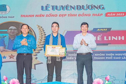Anh Lê Chế Linh xung kích, tình nguyện vì cuộc sống cộng đồng