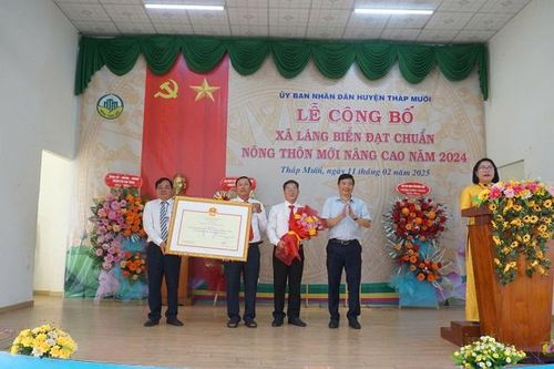 Xã Láng Biển đạt chuẩn nông thôn mới nâng cao