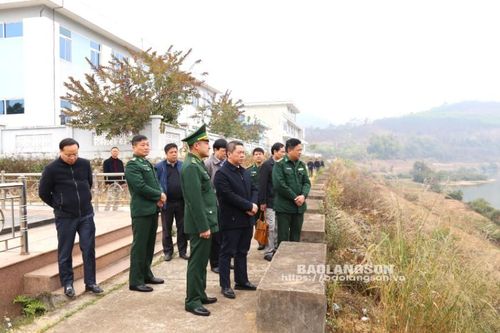 Lãnh đạo UBND tỉnh kiểm tra tình hình thực hiện một số dự án tại cửa khẩu Nà Nưa và Bình Nghi