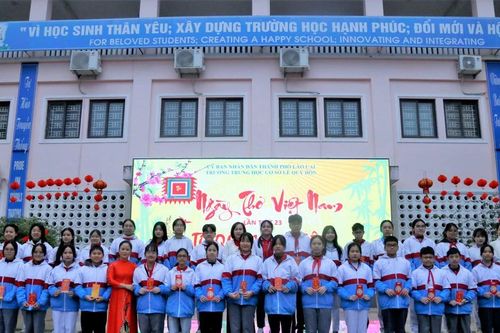 Trường THCS Lê Quý Đôn tổ chức Ngày thơ Việt Nam và Hội xuân khuyến học - khuyến tài năm 2025