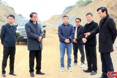 Đồng chí Bí thư Tỉnh ủy kiểm tra các dự án trọng điểm tại huyện Mai Sơn