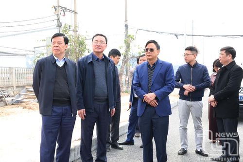 Kiểm tra tiến độ thi công đường nối ĐT.261 với ĐT.266