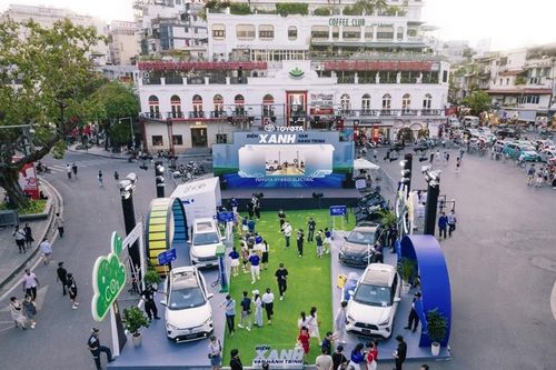 Hà Nội: Hạn chế xe ô tô trên 16 chỗ hoạt động trong khu vực phố cổ