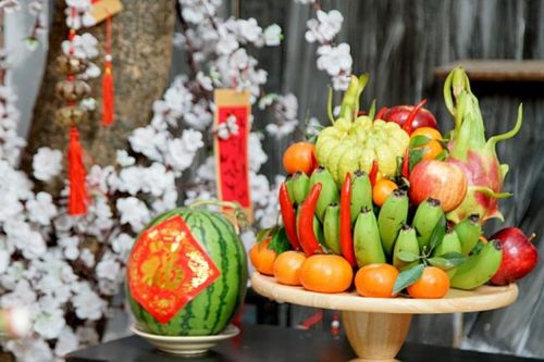 Vì sao mâm ngũ quả cúng Rằm tháng Giêng cần có 5 màu sắc?