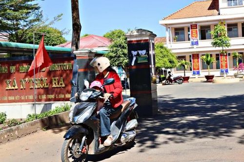 Hai năm không có con dấu hợp pháp, xã có 3 tên được cấp lại dấu mới