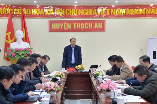Phó Chủ tịch UBND tỉnh Hoàng Văn Thạch kiểm tra tiến độ thi công cao tốc Đồng Đăng - Trà Lĩnh