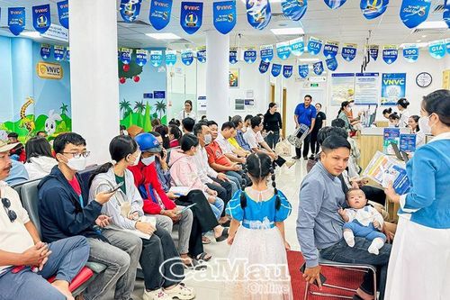 Nhiều người dân chủ động tiêm chủng phòng cúm