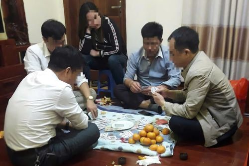 Bí thư xã ở Bắc Ninh đề nghị công an làm rõ clip đánh bài ăn tiền nghi cắt ghép