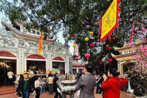 Phủ Tây Hồ bình yên, văn minh trong dịp Rằm tháng Giêng