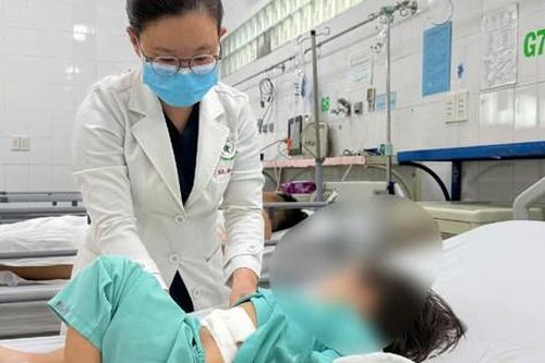 Kinh hoàng, bé gái 2 tuổi nuốt 27 viên nam châm