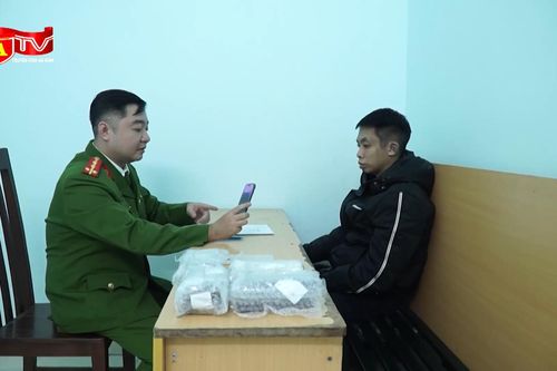 Nhân viên giao hàng trộm 32 điện thoại Iphone trị giá hàng trăm triệu đồng để trả nợ