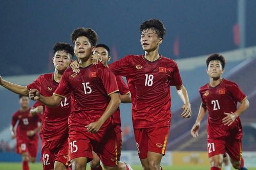 Hai đội bóng Việt Nam trước cơ hội dự World Cup