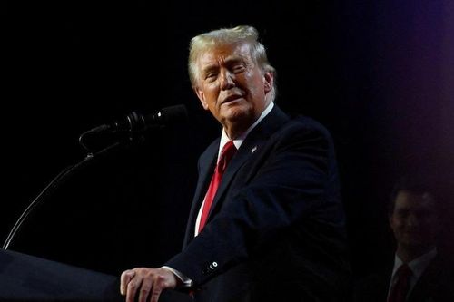 Donald Trump làm gì khi bế tắc?