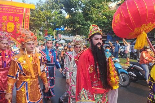 Rộn rã tiếng trống chiêng trong Tết Nguyên tiêu của đồng bào người Hoa