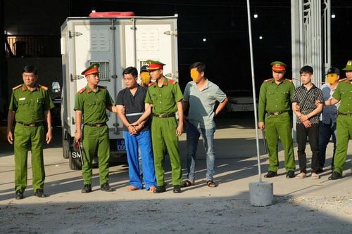 Khởi tố 2 thanh niên giết người cướp tài sản