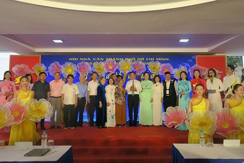 Thành phố Hồ Chí Minh tổ chức Ngày thơ Việt Nam với chủ đề 'Bài ca thống nhất'