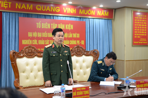 Trung tướng Đỗ Xuân Tụng khảo sát tại Đảng bộ Quân chủng Phòng không - Không quân