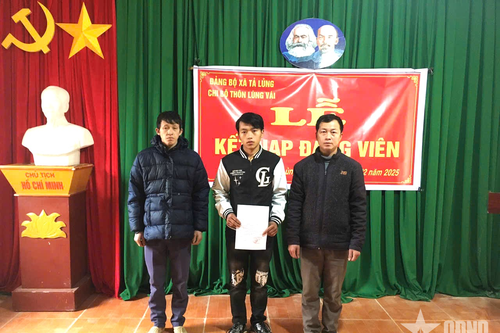 Niềm vinh dự trước ngày nhập ngũ của thanh niên người Mông