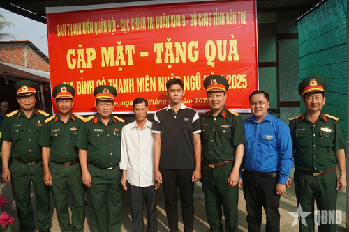 Bến Tre sôi nổi ngày hội tòng quân