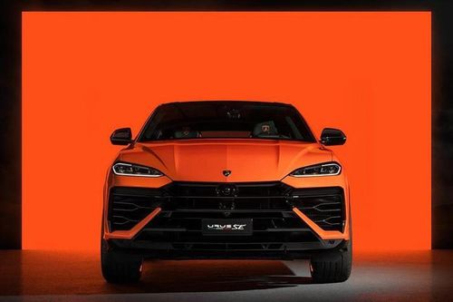 Lamborghini đạt doanh số bán siêu xe kỷ lục, vẫn 'thua' Ferrari