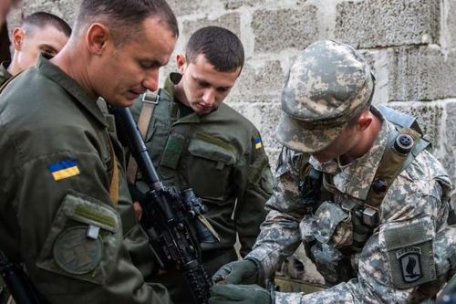 Ukraine trả lương 24.000 USD để thu hút thanh niên nhập ngũ