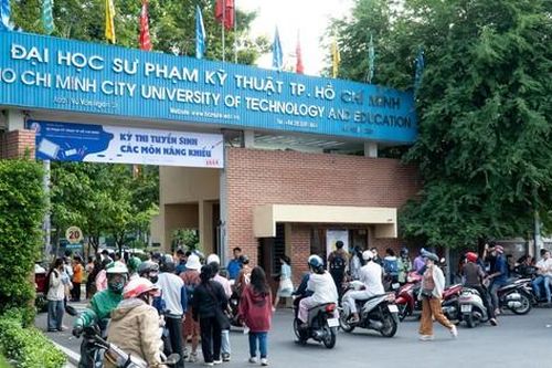 Giả mạo văn bản, chữ ký của hiệu trưởng đưa sinh viên đi du học