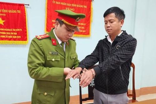 Bắt kẻ chiếm đoạt hơn 4 tỷ đồng của công ty thức ăn chăn nuôi