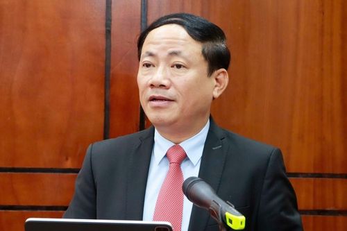 Chủ tịch Bình Định: Phải làm tốt công tác cán bộ, coi trọng người tài