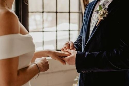 Án Nước ngoài-Luật Việt Nam: Làm đám cưới giả để lừa người thân 41 tỷ đồng