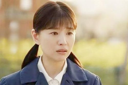 Ngọc nữ màn ảnh Hoa ngữ 'cưa sừng làm nghé' ở tuổi 45 gây tranh cãi