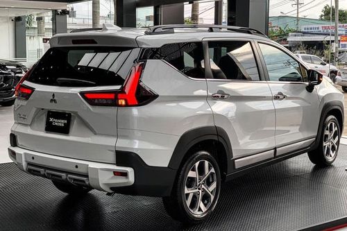 Mitsubishi Xpander Cross giảm giá 'sập sàn' trong tháng 2