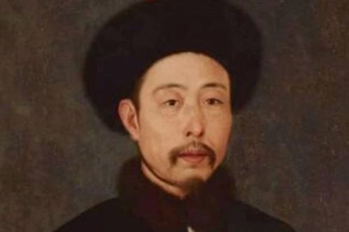 Dung nhan thật của Càn Long qua nét vẽ 'lén lút' của họa sĩ nước ngoài: Giống một minh tinh nổi tiếng!
