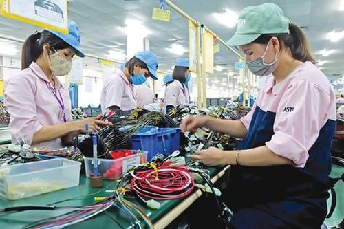 Công nhân không 'nhảy việc' sau Tết: Lợi cả đôi bên