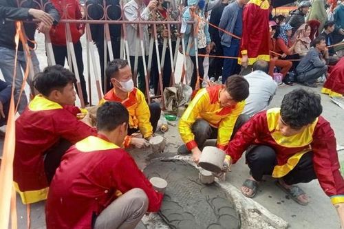 Pháo đất - nét đẹp văn hóa trong Lễ hội đền Trần 2025