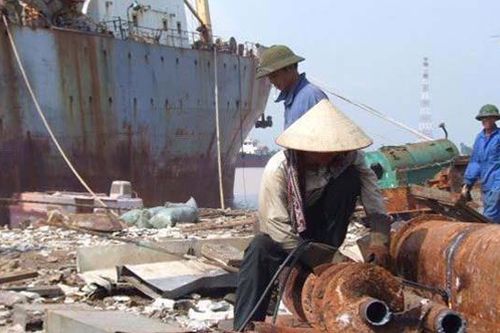 Kiểm soát môi trường với tàu biển cũ nhập khẩu để phá dỡ